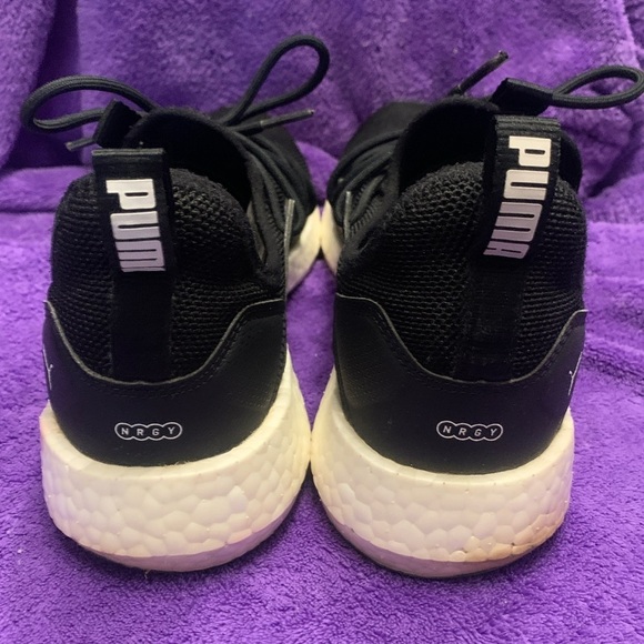 Men’s Size 9 Puma Black and White Sneakers NRGY Neko Preloved